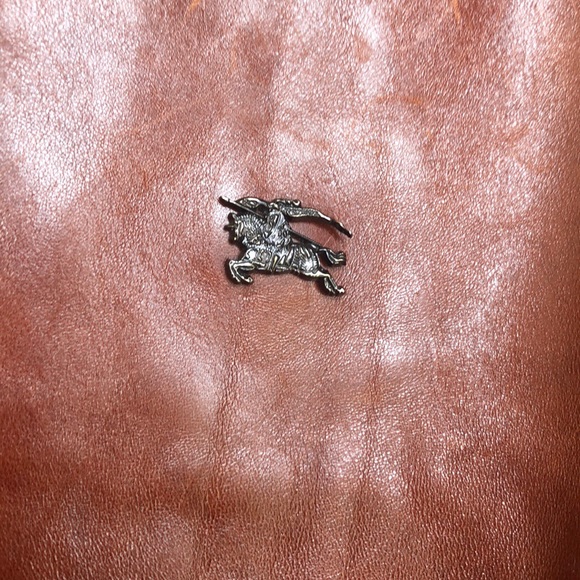 Limited Edition Burberry Tote [RARE] - Picture 2 of 8